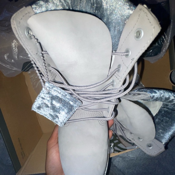 Gray velvet timberlands - Picture 2 of 5